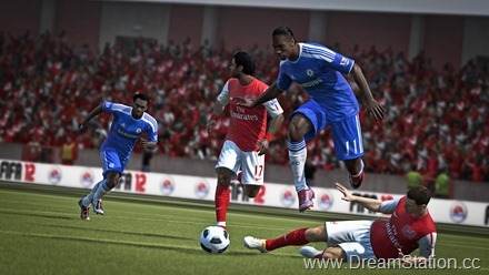 fifa12_x360_drogba_jump_over_tackle